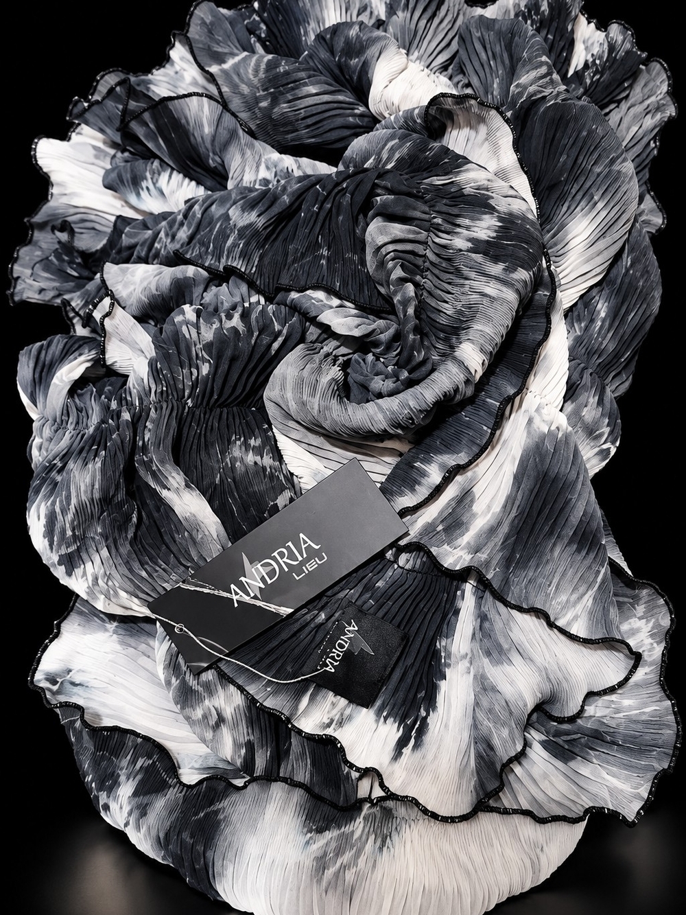 ANDRIA LIEU NWT Pleated Crinkle Abstract Black White Ruffle Scarf $119